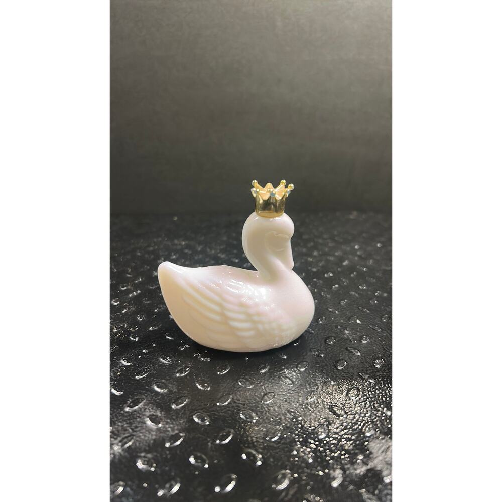 Avon Charisma Swan